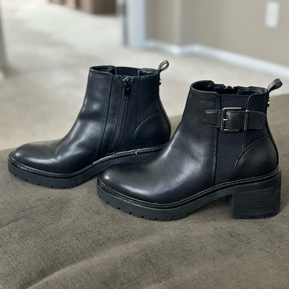 Alex Marie Leather Size 5 ankle boots
